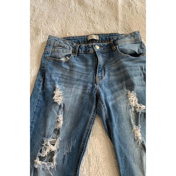 Altar'd State Distressed Jeans Size 28 - Picture 2 of 6